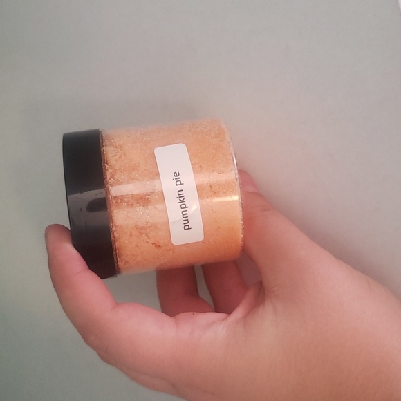 New release pumpkin pie body scrub - Picture 1 of 3